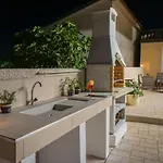 Dora By Interhome Pula