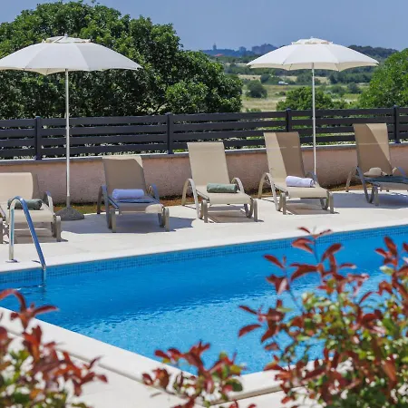 Feriehus Dora By Interhome Pula