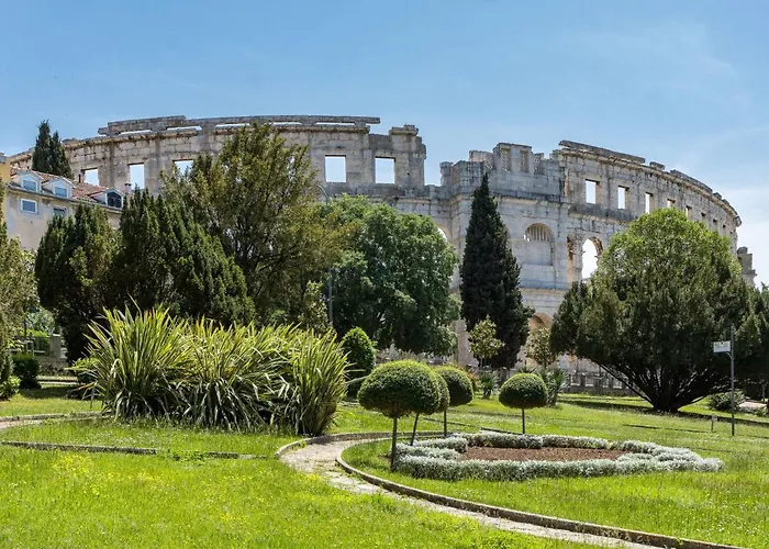 Dora By Interhome Pula