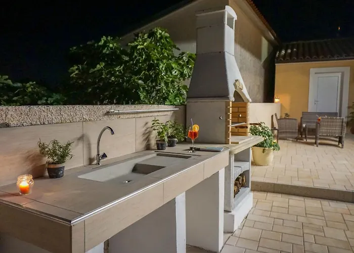 Dora By Interhome Pula