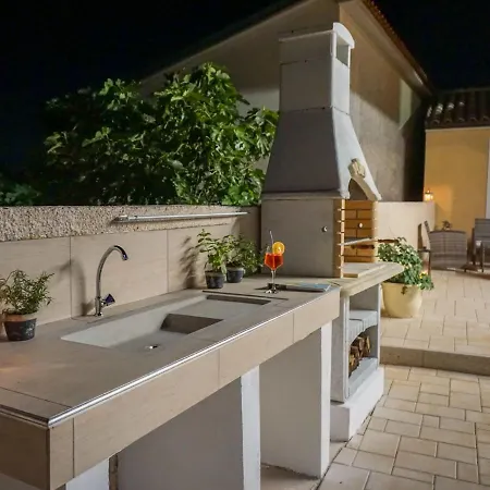 Dora By Interhome 풀라